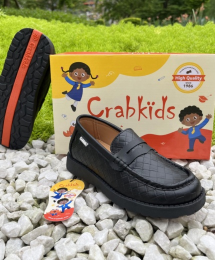 School shoe (female)