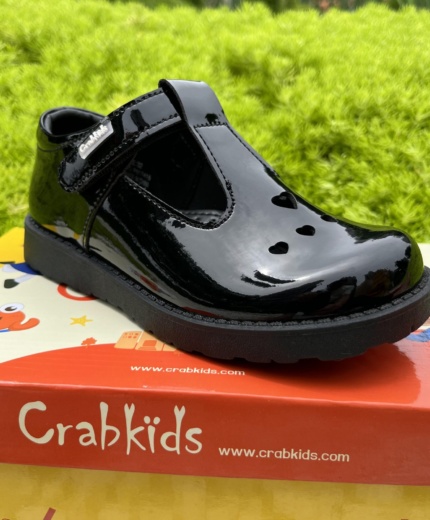 School shoe (female)